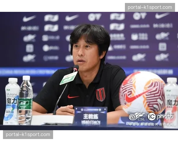 成都蓉城主教练：年轻化阵容是我们的长期战略，不畏惧短期波动