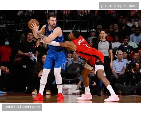 国王对阵独行侠前瞻:福克斯与东契奇的后场对决关乎西部第五归属 国王对阵独行侠前瞻:福克斯与东契奇的后场对决关乎西部第五归属